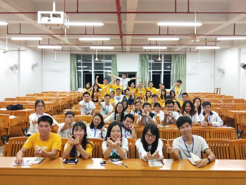 學院團總支成員合照（任副書記）