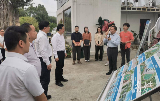 五邑大學“雙百行動”項目團隊介紹高質量發展示范村建設規劃項目開展情況。 五邑大學“雙百行動”項目團隊介紹高質量發展示范村建設規劃項目開展情況。